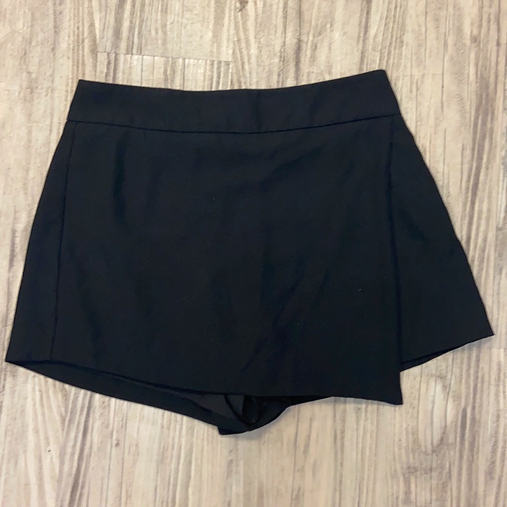 Black Skort